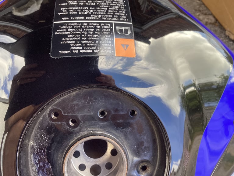 Yamaha MT10 fuel tank