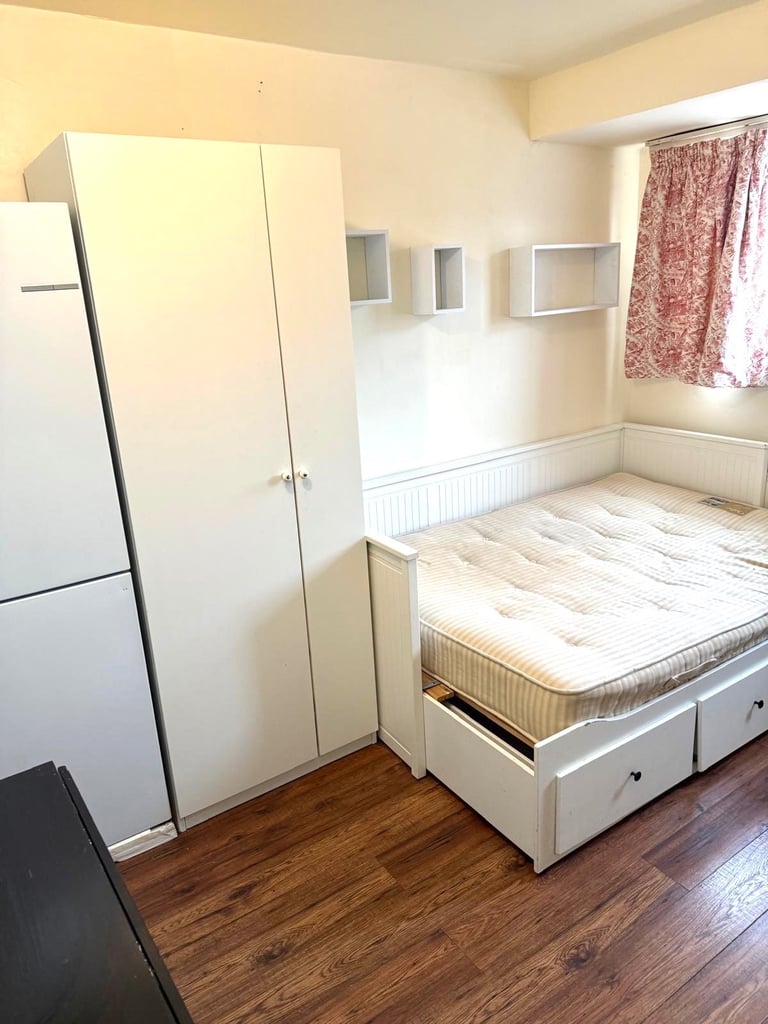 Double room with own kitchen for single occupancy or couple Postcode UB6 0NY