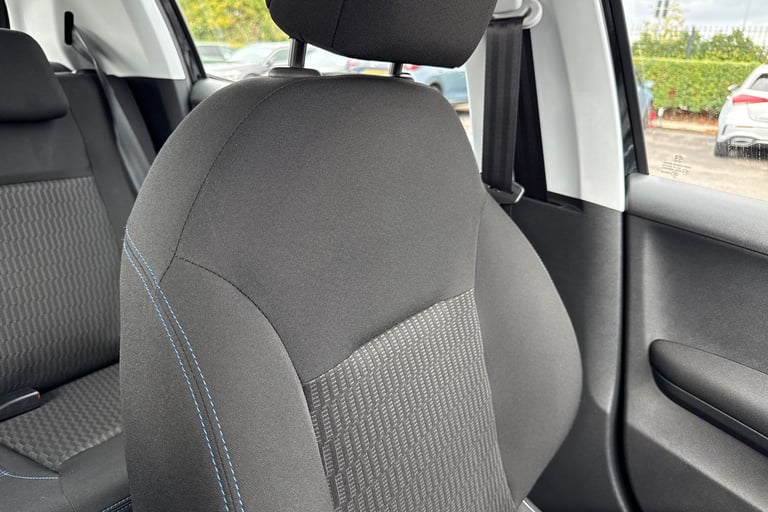 2019 Peugeot 208 1.2 PureTech Signature Euro 6 (s/s) 5dr Hatchback PETROL Manual