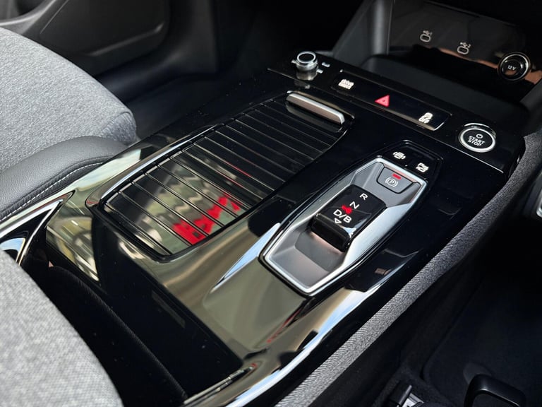 2025 Audi Q6 e-tron 83kWh S line SUV 5dr Electric Auto (252 ps) ESTATE Electric Automatic