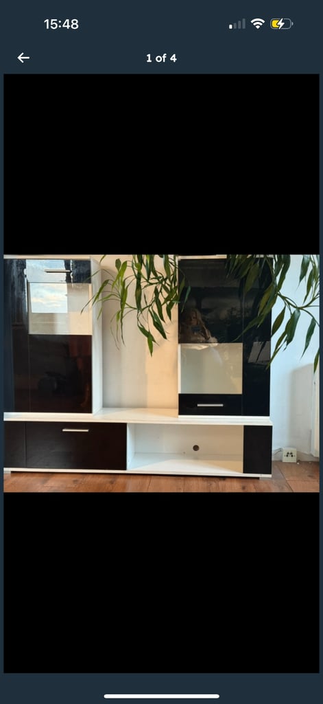 HOUSE CLEARANCE Furniture set Black&White high gloss great condition Collection at Shawlands 