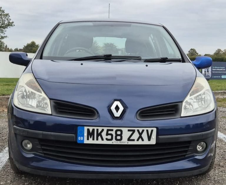 Automatic. Great specification. 2008/58 Renault Clio Expression 1.6 Petrol 5 door