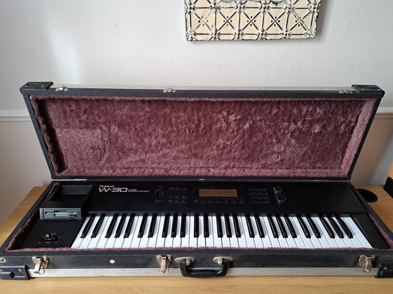 Roland W-30 Sampling Workstation Synthesizers Keyboard ( Rare ) with Case