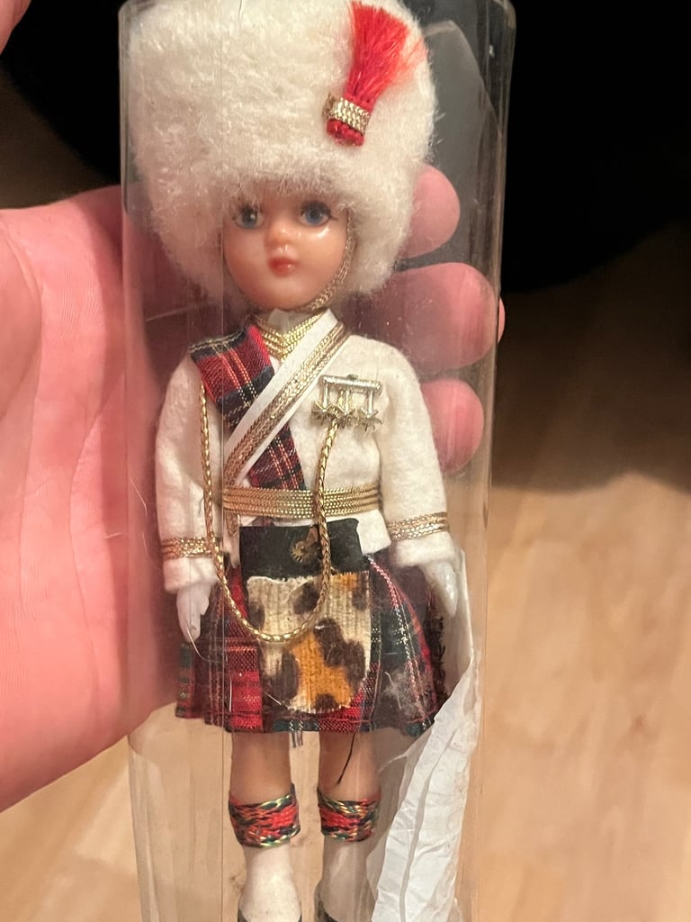 Vintage souvenir dolls 