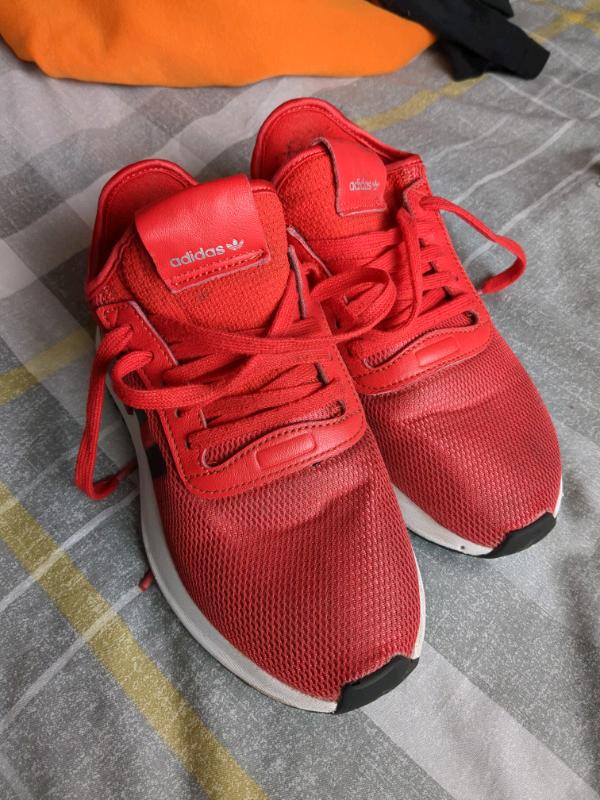 Adidas trainers size 5 | in Lurgan, County Armagh | Gumtree