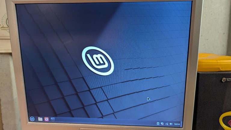 Lenovo Think centre E73 desktop pc computer 