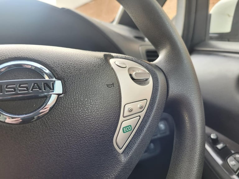 2016 Nissan Leaf 24kWh Acenta Hatchback 5dr Electric Auto (109 bhp) HATCHBACK Electric Automatic