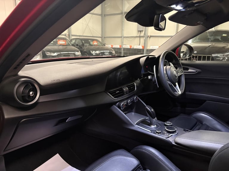 2017 Alfa Romeo Giulia 2.0T Veloce Auto Euro 6 (s/s) 4dr SALOON Petrol Automatic