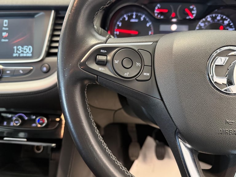 2018 Vauxhall Grandland X 1.2 Turbo SE Euro 6 (s/s) 5dr HATCHBACK Petrol Manual