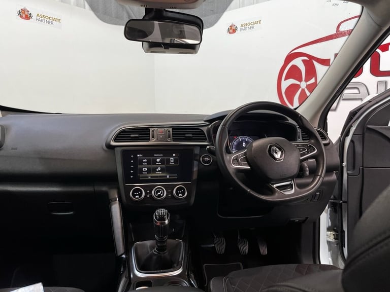 2019 Renault Kadjar 1.3 TCe Iconic SUV 5dr Petrol Manual Euro 6 (s/s) (140 ps) HATCHBACK Petrol M...