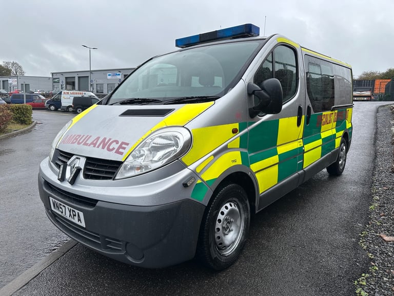 2007 Renault Trafic LL29dCi 115 Crew Van FACTORY BUILD 6 SEATER INCIDENT RESPONSE AMBULANCE  NA D...