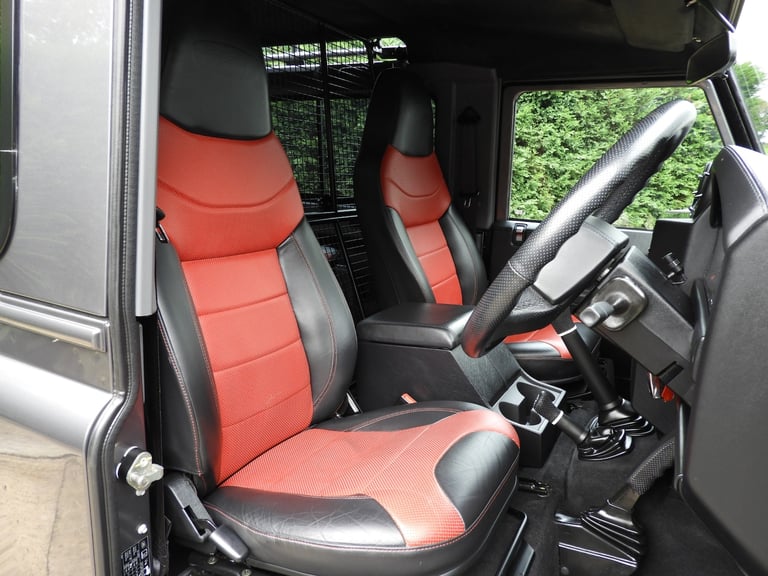 2016/16 LAND ROVER DEFENDER 90 2-2TDCI LIMITED EDITION ADVENTURE S/W IMMACULATE