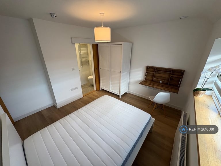 1 bedroom in Lime Grove, Guildford, GU1 (#2618081)