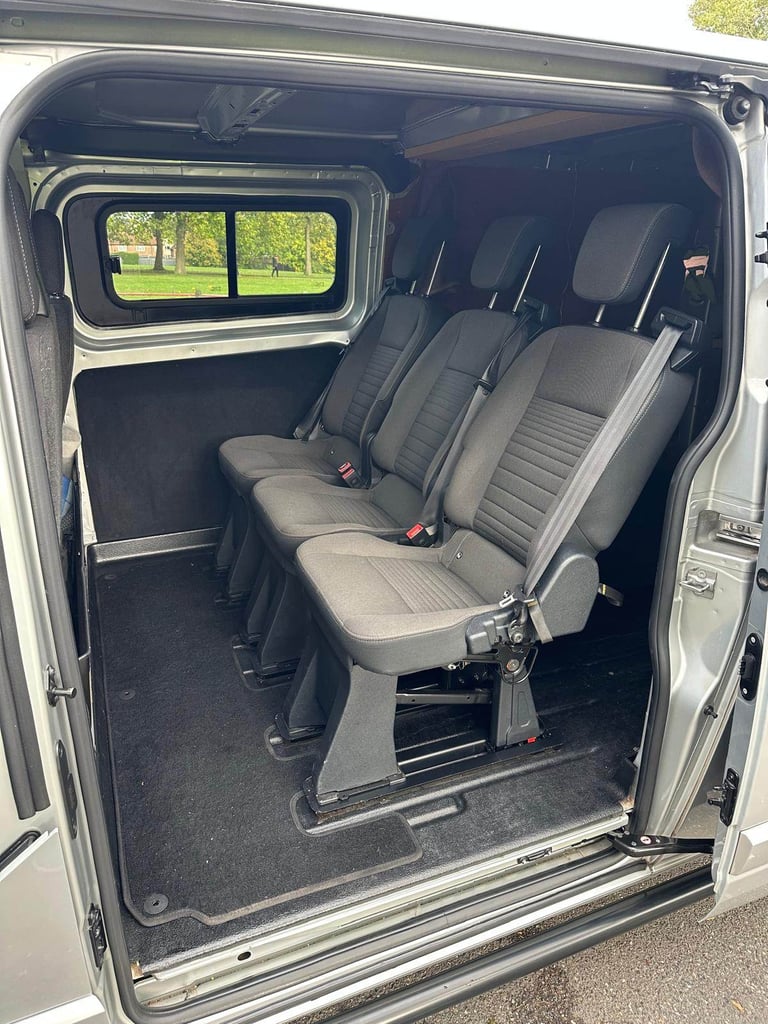 Ford, TRANSIT CUSTOM, 2.0 290 Limited LWB 6Seater Crew Van