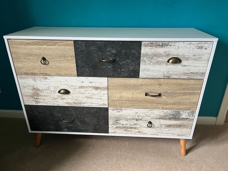 image for Chest of drawers