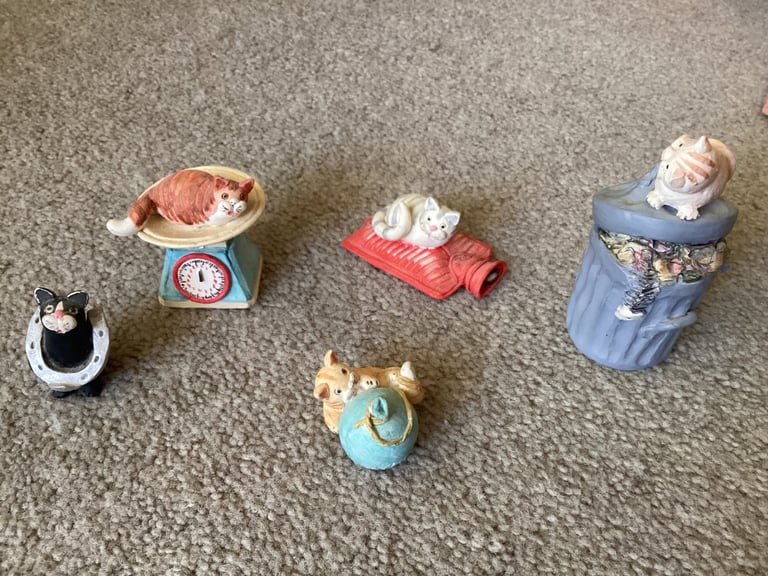 Vintage Lot Of Peter Fagan Colour Box Collectable Cats.Excellent condition.