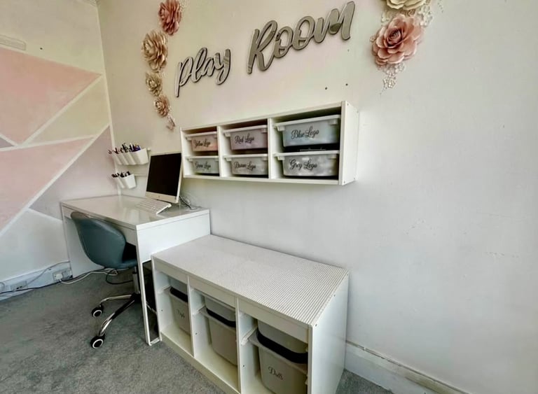 Lego table with storage comes with genuine Lego 