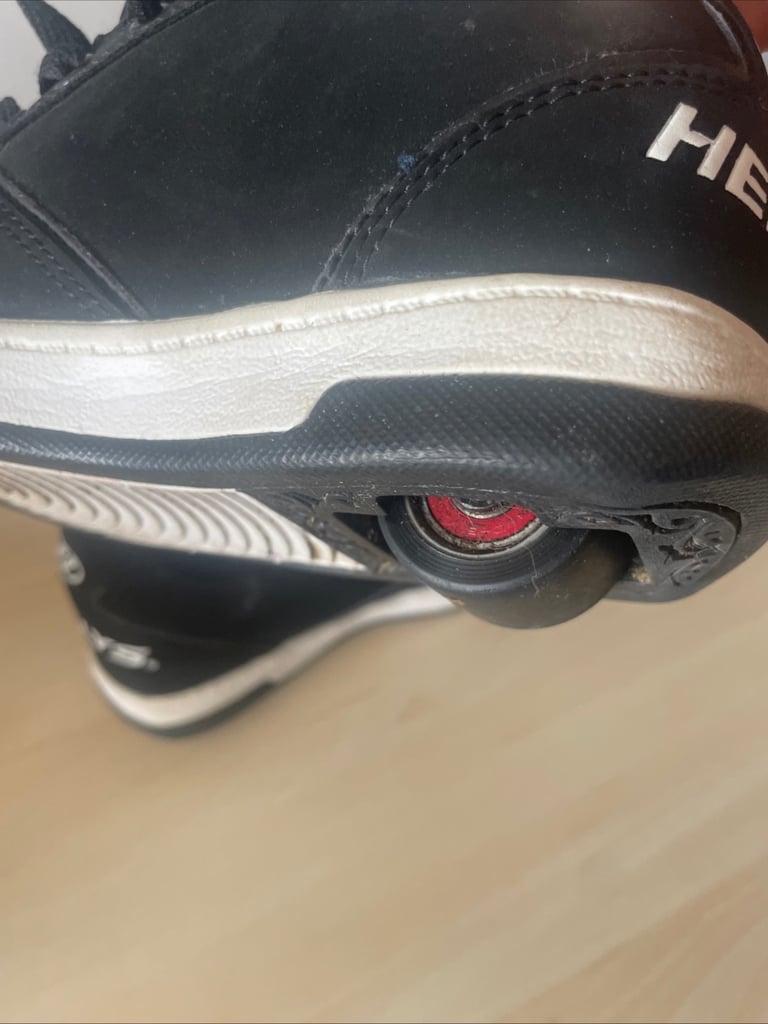 Children’s Heelys size 12