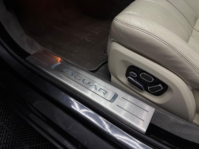 2014 Jaguar XJ 3.0d V6 Premium Luxury Auto Euro 5 (s/s) 4dr SALOON Diesel Automatic