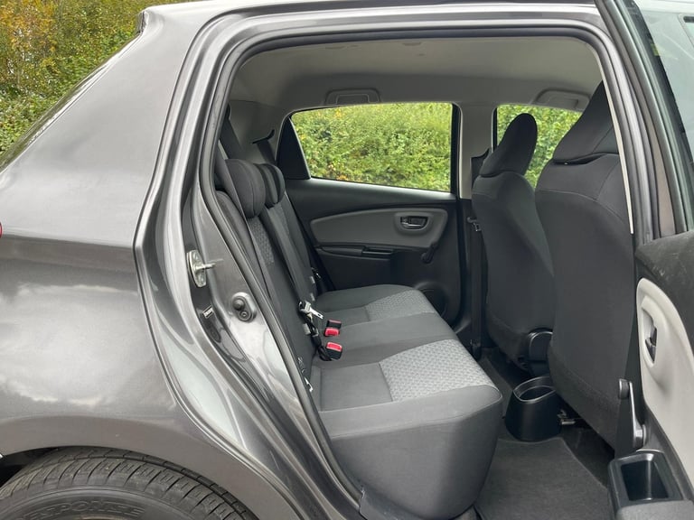 2015 Toyota Yaris 1.33 VVT-i Icon 5dr HATCHBACK Petrol Manual