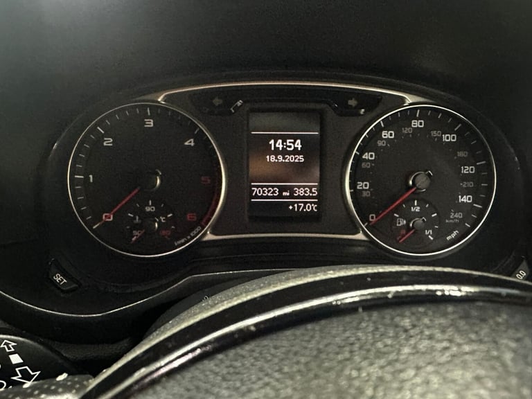 AUDI A1 1.6 TDI S line 2013