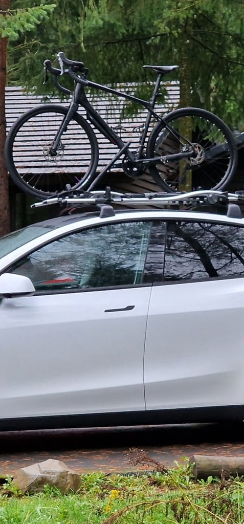 Genuine Tesla Model Y Roof Bars (fits all years) 