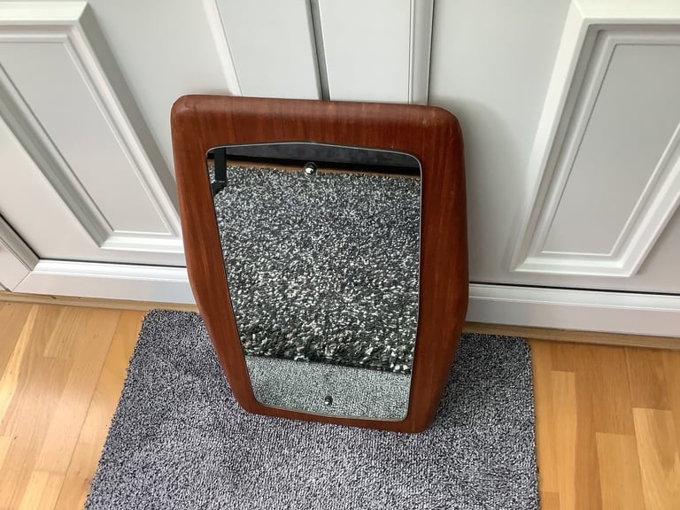 image for Mirror in wood surround 24in x 16in