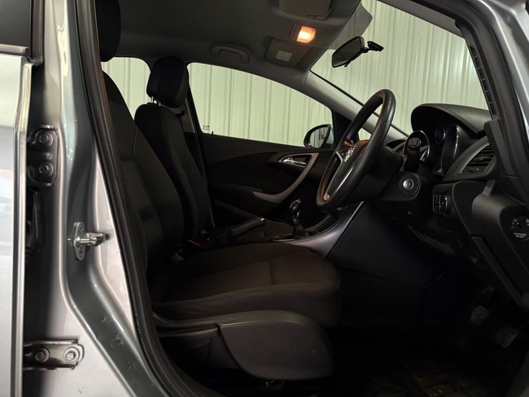 2014 Vauxhall Astra 1.4 16v Design Euro 5 5dr HATCHBACK Petrol Manual