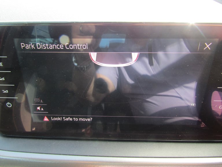 2021 Skoda Scala 1.6 TDI SE L 5dr - Glass Pan Roof / Sat Nav / 18'' Alloys and more! Hatchback Di...