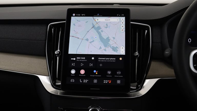 2025 Volvo XC90 B5 (P) AWD Plus Dark (Sunroof, Harman Kardon Sound, 360 Camera, BLIS) ESTATE Petr...