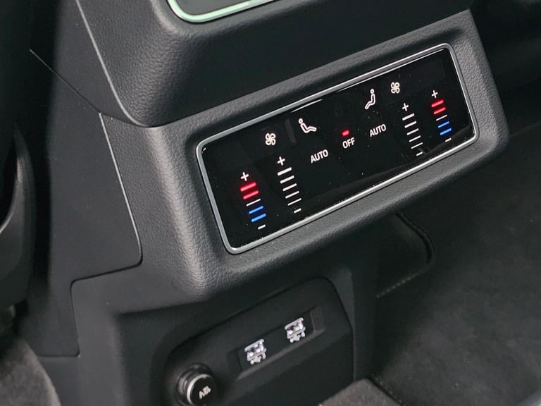 Audi E-TRON S LINE 55 QUATTRO 2021  **PAN ROOF**