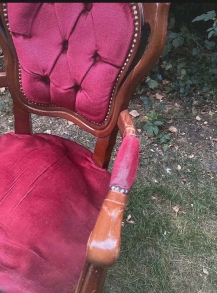 Fast moving sale! Gorgeous antique elegant wilde Louis XV style Antique Chair burgundy
