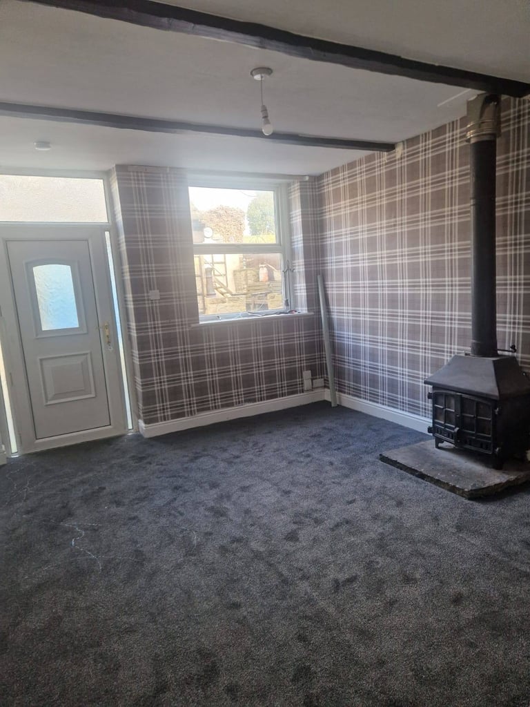 4 bed house in bd10 Thackley. 