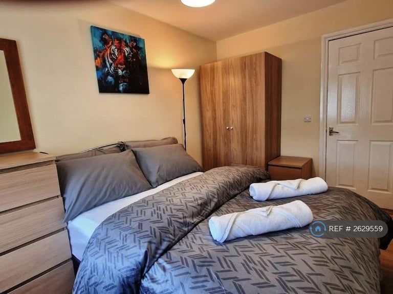 2 bedroom flat in Drummond Street, London, NW1 (2 bed) (#2629559)