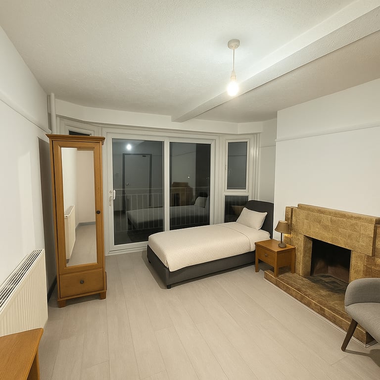 🏡 Newly Refurbished 4-Bedroom Family Flat with Balcony – Thornton Heath CR7