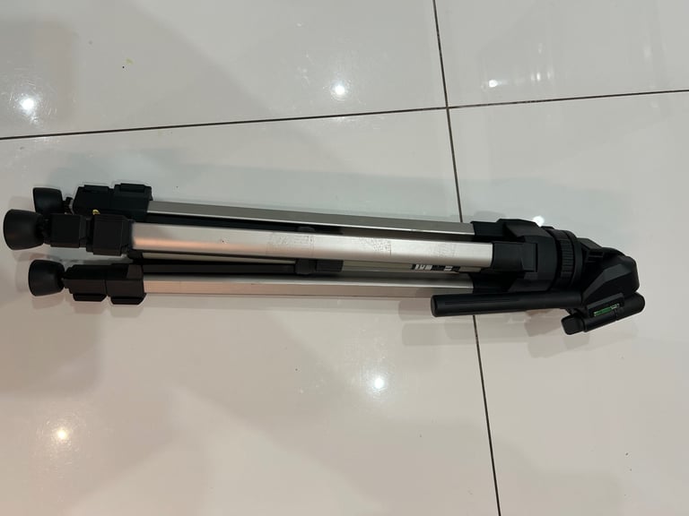 Camera/telescope lightweight tripod like new.