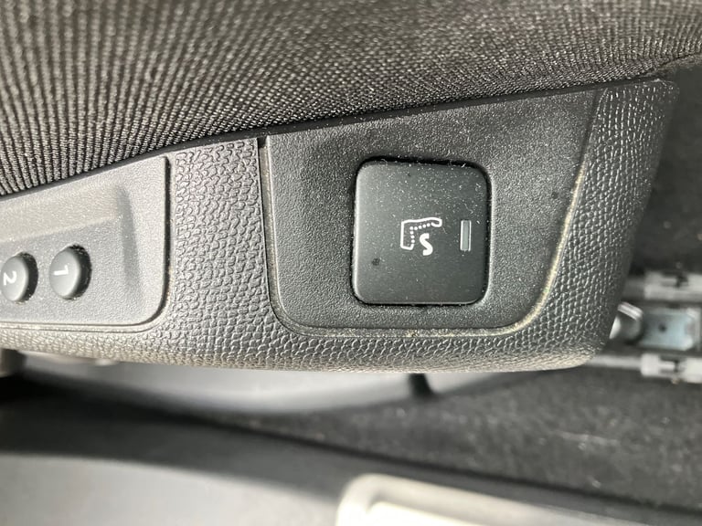 2021 Peugeot 3008 1.6 Hybrid 225 GT Premium 5dr e-EAT8 Estate PETROL/ELECTRIC Automatic