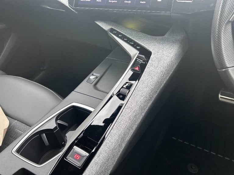 2025 Peugeot 5008 1.2 Hybrid Gt Suv 5dr Petrol Hybrid E Dsc6 Euro 6 (s/s) (136 Ps) HATCHBACK Petr...