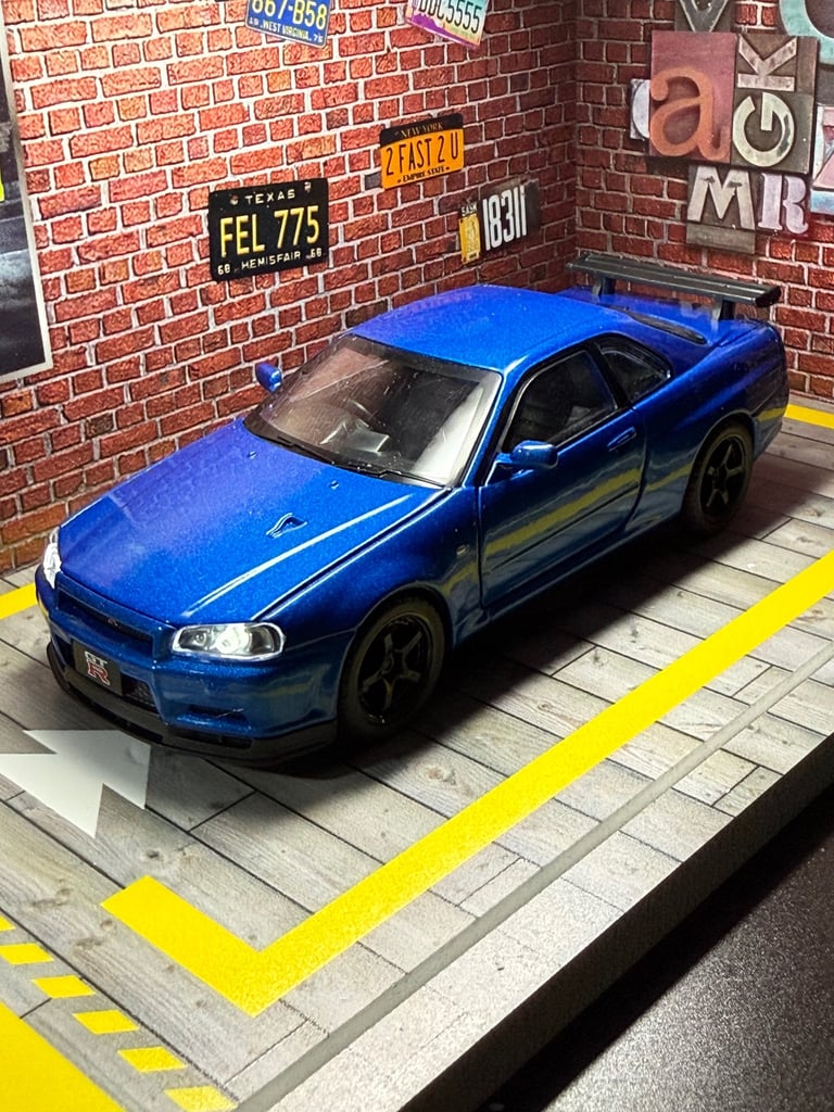 Nissan GTR R34 Skyline 1:32 Diecast Model Toy Car Collectors