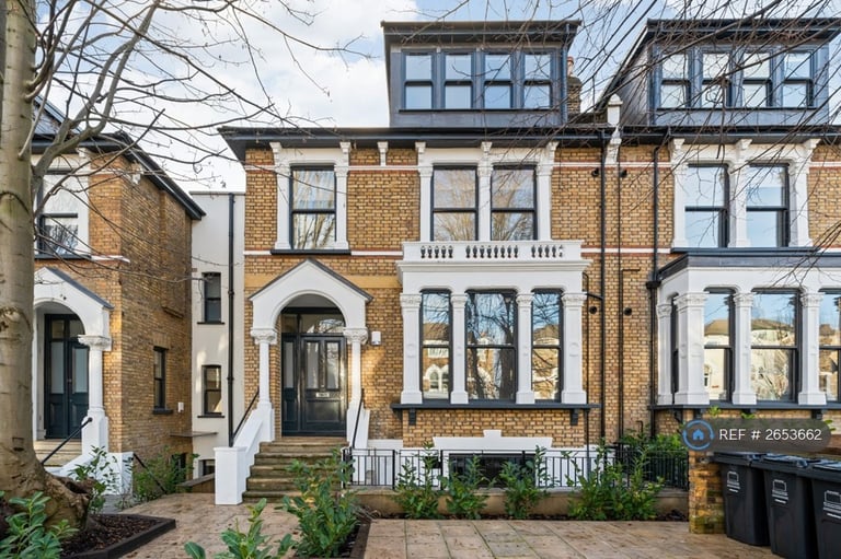 image for 2 bedroom flat in Queens Drive, London, N4 (2 bed) (#2653662)