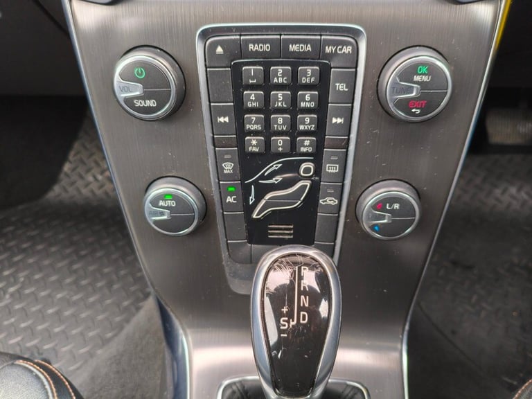 Volvo V40 D2 CROSS COUNTRY LUX