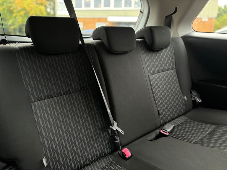 2012 Toyota Yaris 1.0 VVT-i Edition 3dr Hatchback Petrol Manual