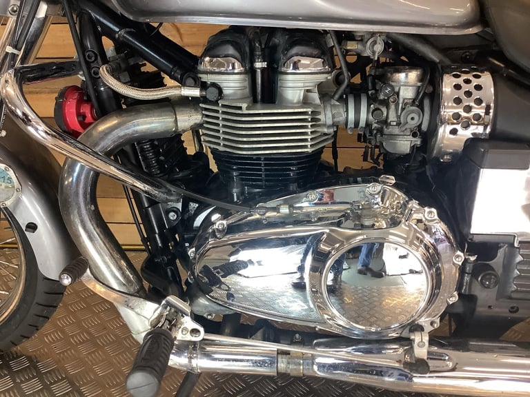Triumph Bonneville 790 AMERICA