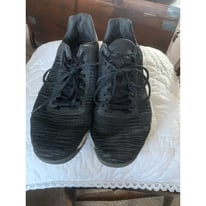 Reebok black size 10 trainers 