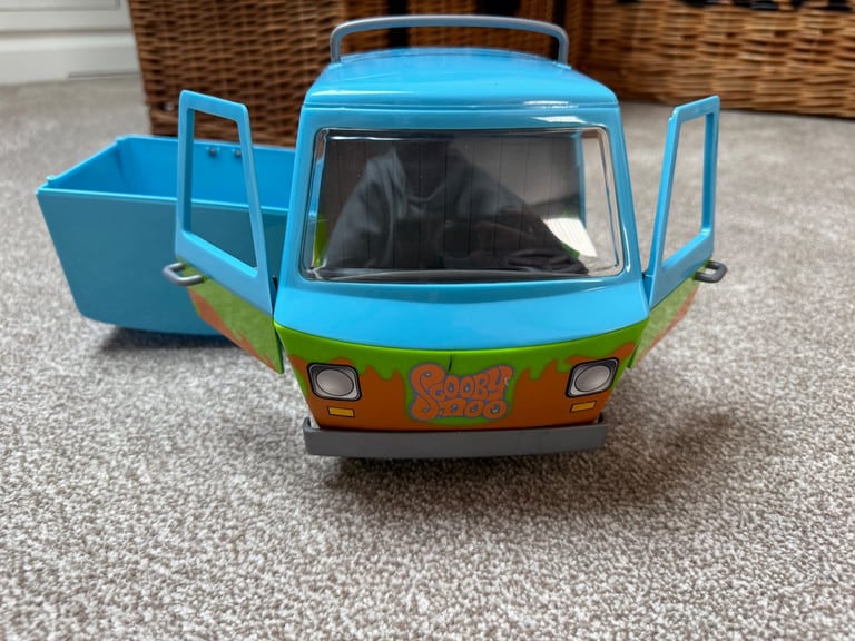 Vintage Scooby Doo money box, mystery machine van, dice roller DVD