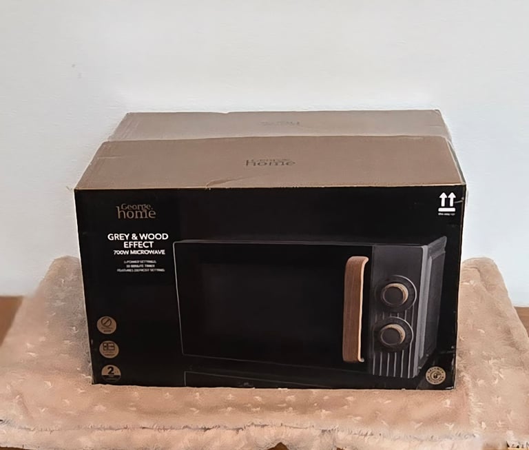 image for Microwave 700W - Brand New