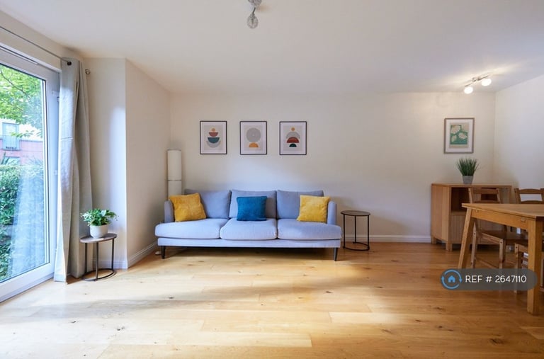 2 bedroom flat in Tytler Court, Edinburgh, EH8 (2 bed) (#2647110)