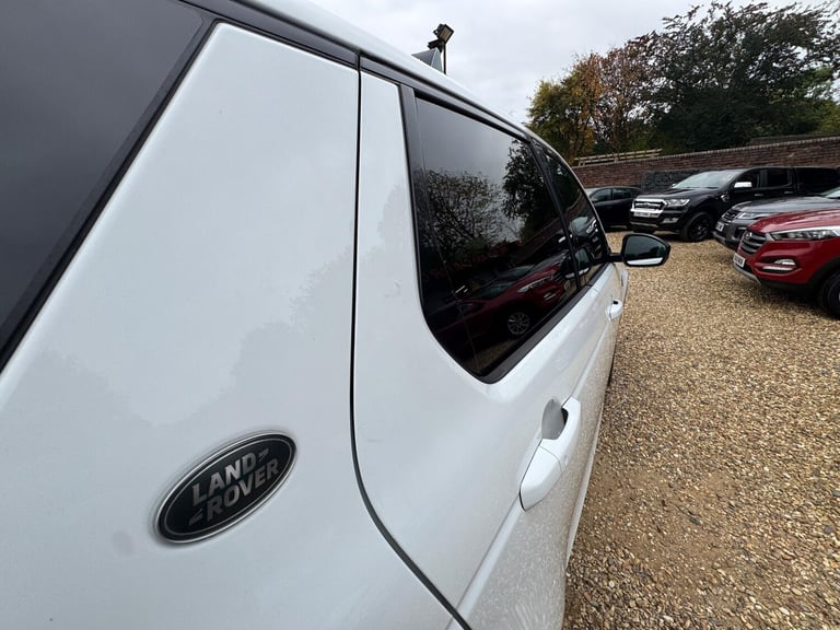 2017 Land Rover Discovery Sport 2.0 TD4 SE Tech 4WD Euro 6 (s/s) 5dr ESTATE Diesel Manual