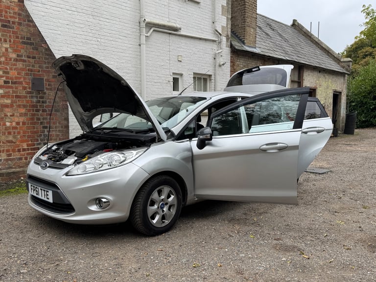 Ford, FIESTA, Hatchback, 2011, Manual, 1560 (cc), 5 doors
