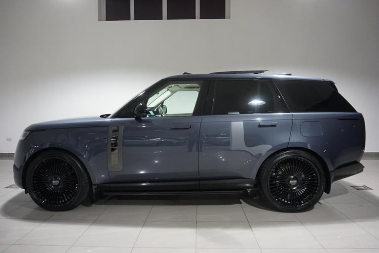 2023 Land Rover Range Rover 3.0 P550e 38.2kWh SV SUV 5dr Petrol Plug-in Hybrid Auto 4WD Euro 6 (s...